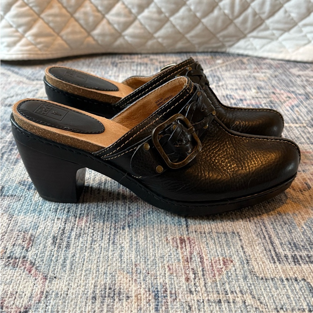 Frye Candice Black Leather Heels Mules Clogs Braided Strap with Buckle